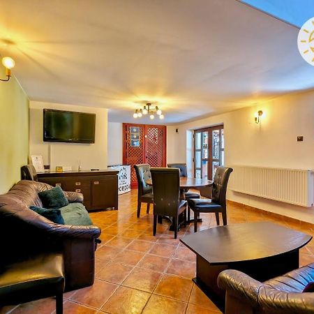 Casa Bergwald Lägenhet Rîşnov Exteriör bild