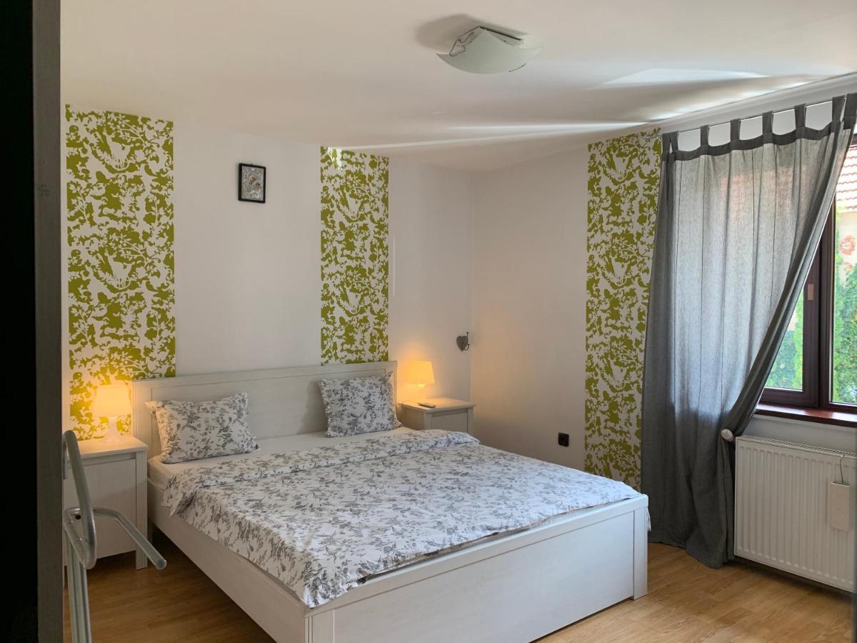 Casa Bergwald Lägenhet Rîşnov Exteriör bild
