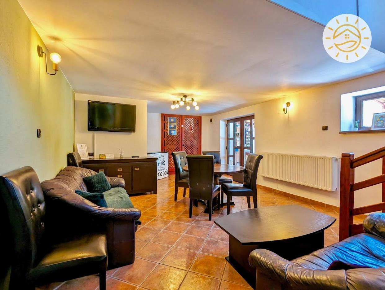 Casa Bergwald Lägenhet Rîşnov Exteriör bild