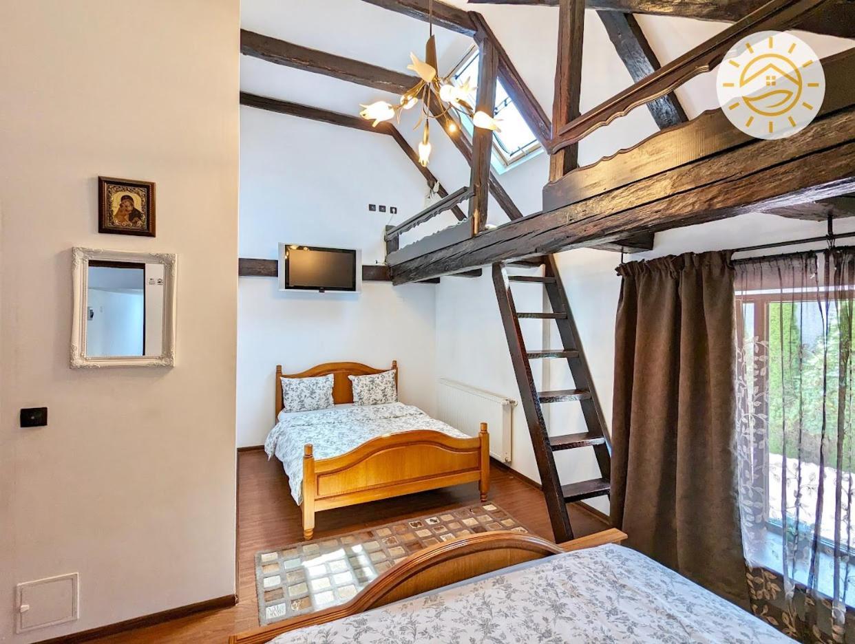 Casa Bergwald Lägenhet Rîşnov Exteriör bild