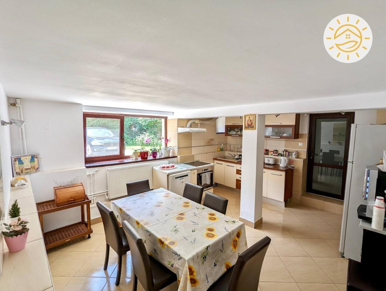 Casa Bergwald Lägenhet Rîşnov Exteriör bild