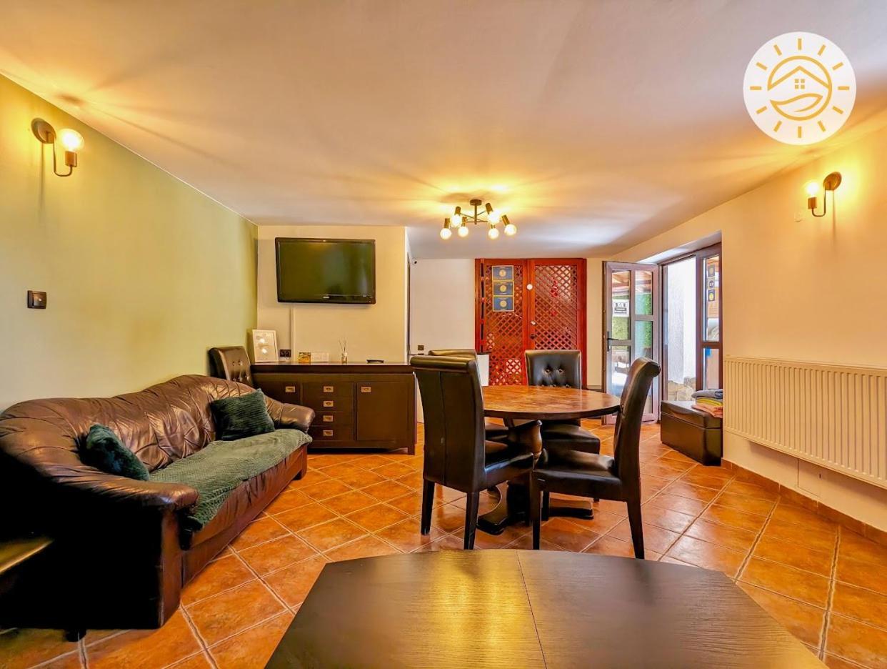 Casa Bergwald Lägenhet Rîşnov Exteriör bild