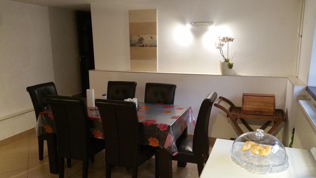 Casa Bergwald Lägenhet Rîşnov Exteriör bild